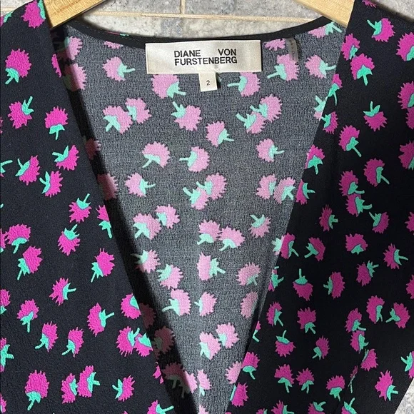 💥HP💥Diane von Furstenberg “Goldie” Wrap Dress – US 2 – Swirling Berries - Picture 5 of 8